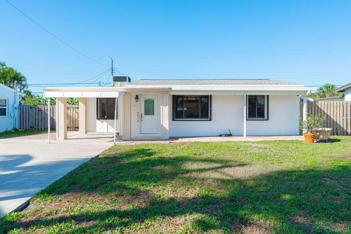 3110 Scanlan Ave, Lake Worth: photo 1 of 24