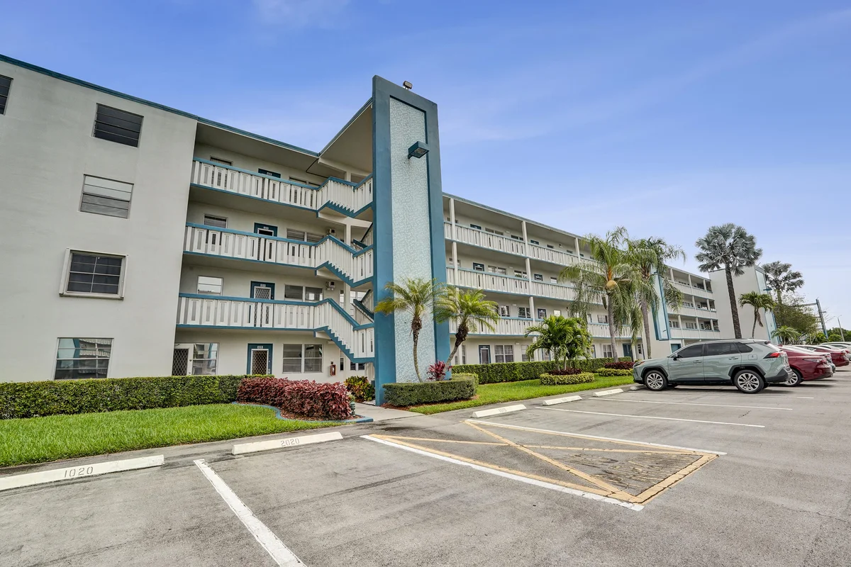 1020 Lincoln, Boca Raton: photo 1 of 34