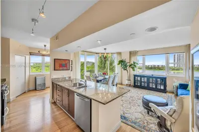 20000 E Country Club Dr #508, Aventura: photo 1 of 23