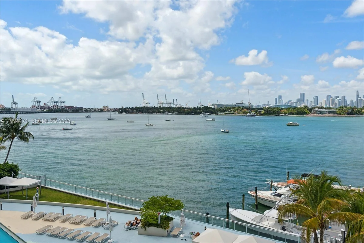 1200 West Ave #528, Miami Beach: photo 1 of 11