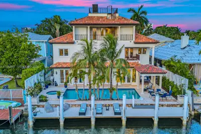 625 Poinciana, Fort Lauderdale: photo 1 of 54