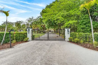 2741 Buck Ridge Trl, Loxahatchee: photo 1 of 38
