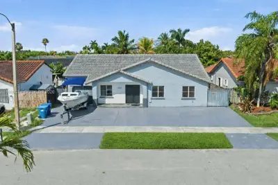 17036 SW 144 Ct, Miami: photo 1 of 34