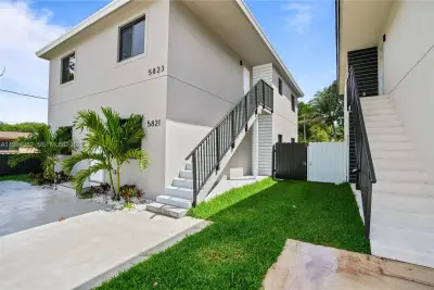 5823 NW 30th Ave, Miami: photo 1 of 29