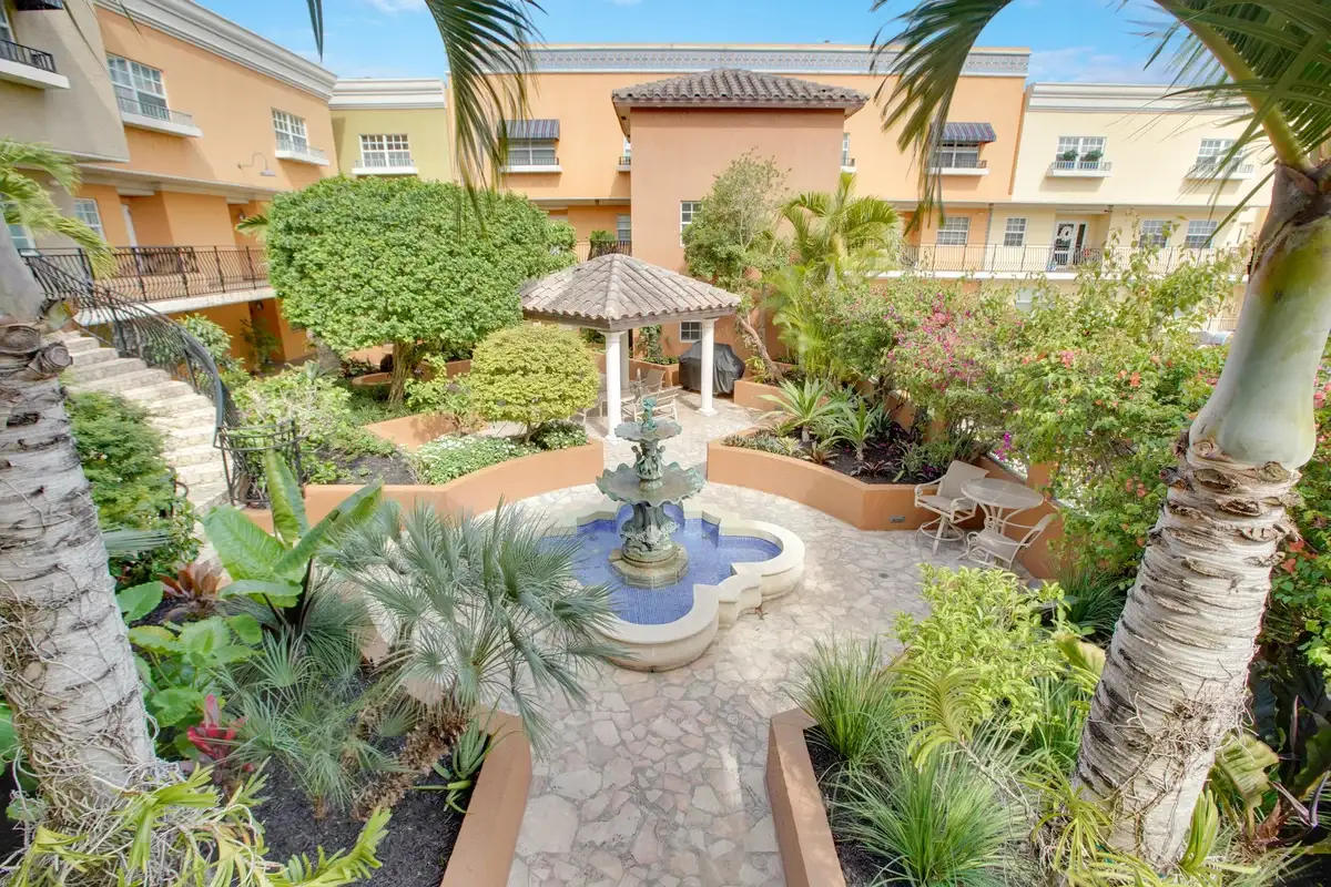 1111 E Las Olas Blvd #410, Fort Lauderdale: photo 1 of 34