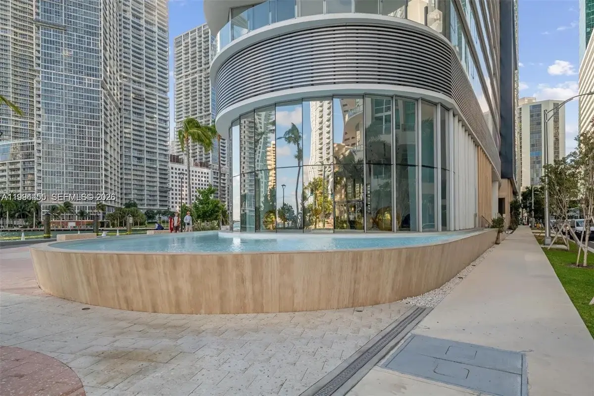 300 Biscayne Boulevard Way #3409W, Miami: photo 1 of 18
