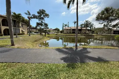 340 Pine Ridge Cir #C-1, Greenacres: photo 1 of 21