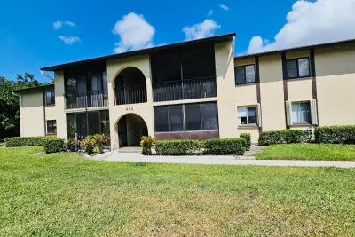 443 Pine Glen Ln #C-2, Lake Worth: photo 1 of 13