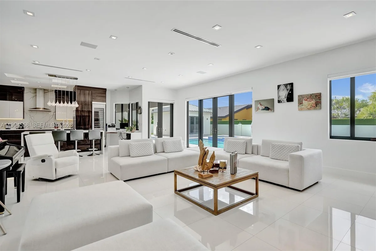 2600 SW 128th Ct, Miami: photo 1 of 51