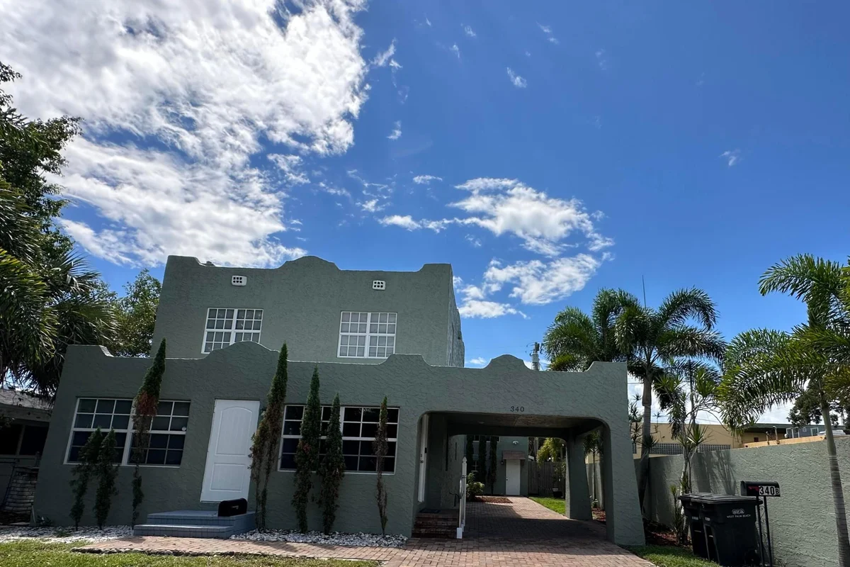 340 Walton Blvd, West Palm Beach: photo 1 of 12