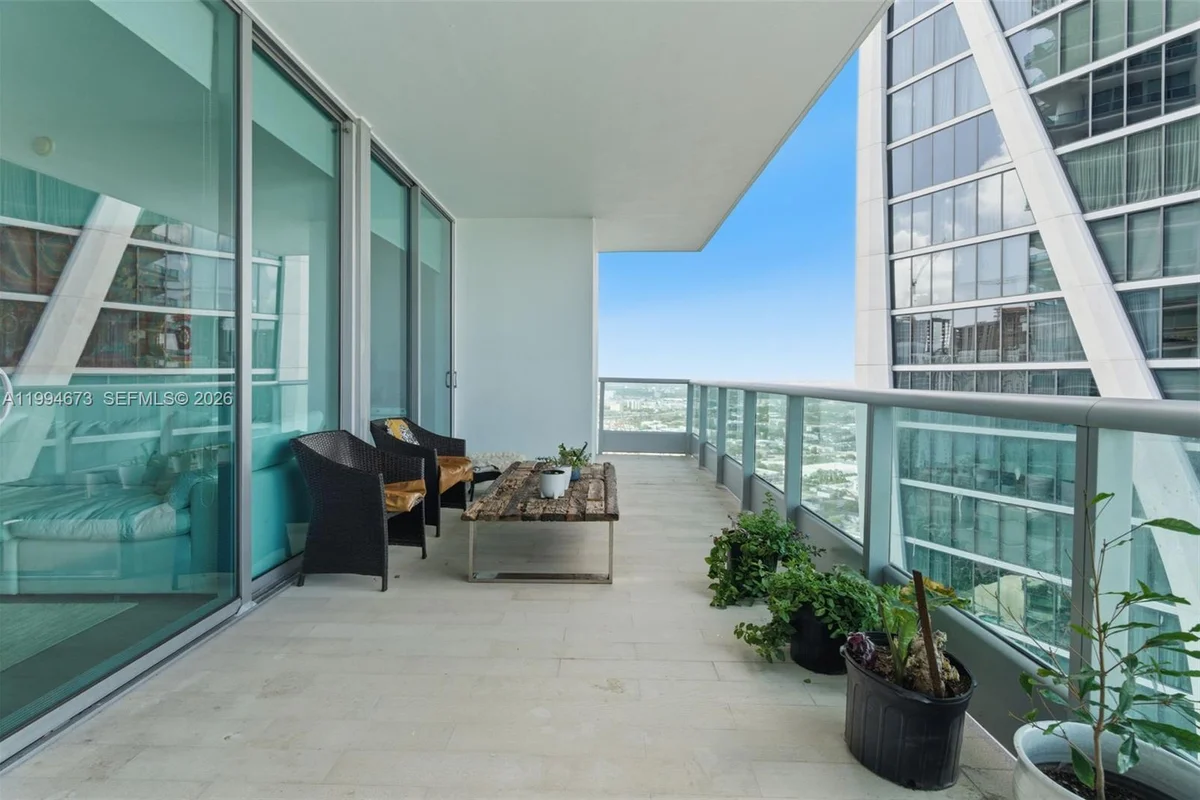 900 Biscayne Blvd #4308, Miami: photo 1 of 36