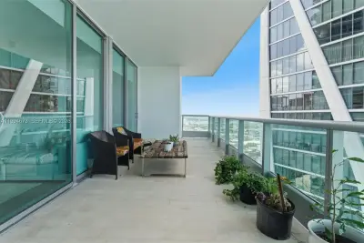 900 Biscayne Blvd #4308, Miami: photo 1 of 36