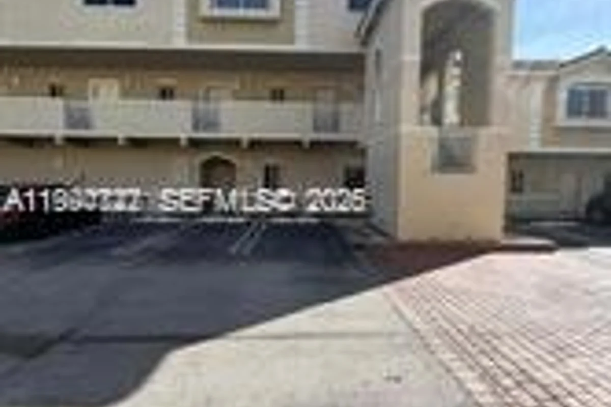 7995 NW 8th St #115, Miami: photo 1 of 13