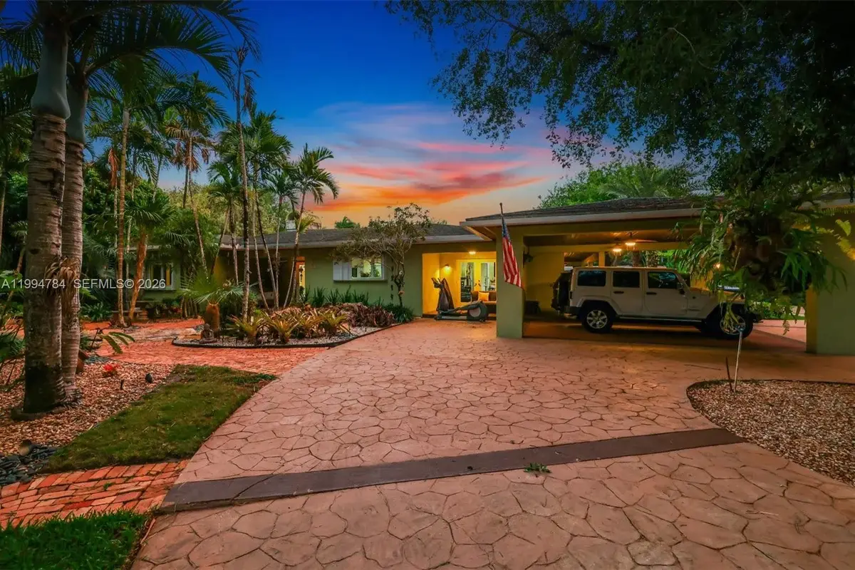 9234 SW 112th St, Miami: photo 1 of 54