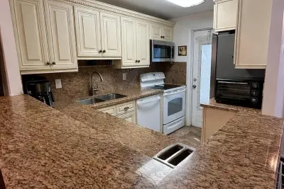 400 SE 10th St #202, Deerfield Beach: photo 1 of 22