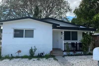 7460 NW 17th Ave, Miami: photo 1 of 17