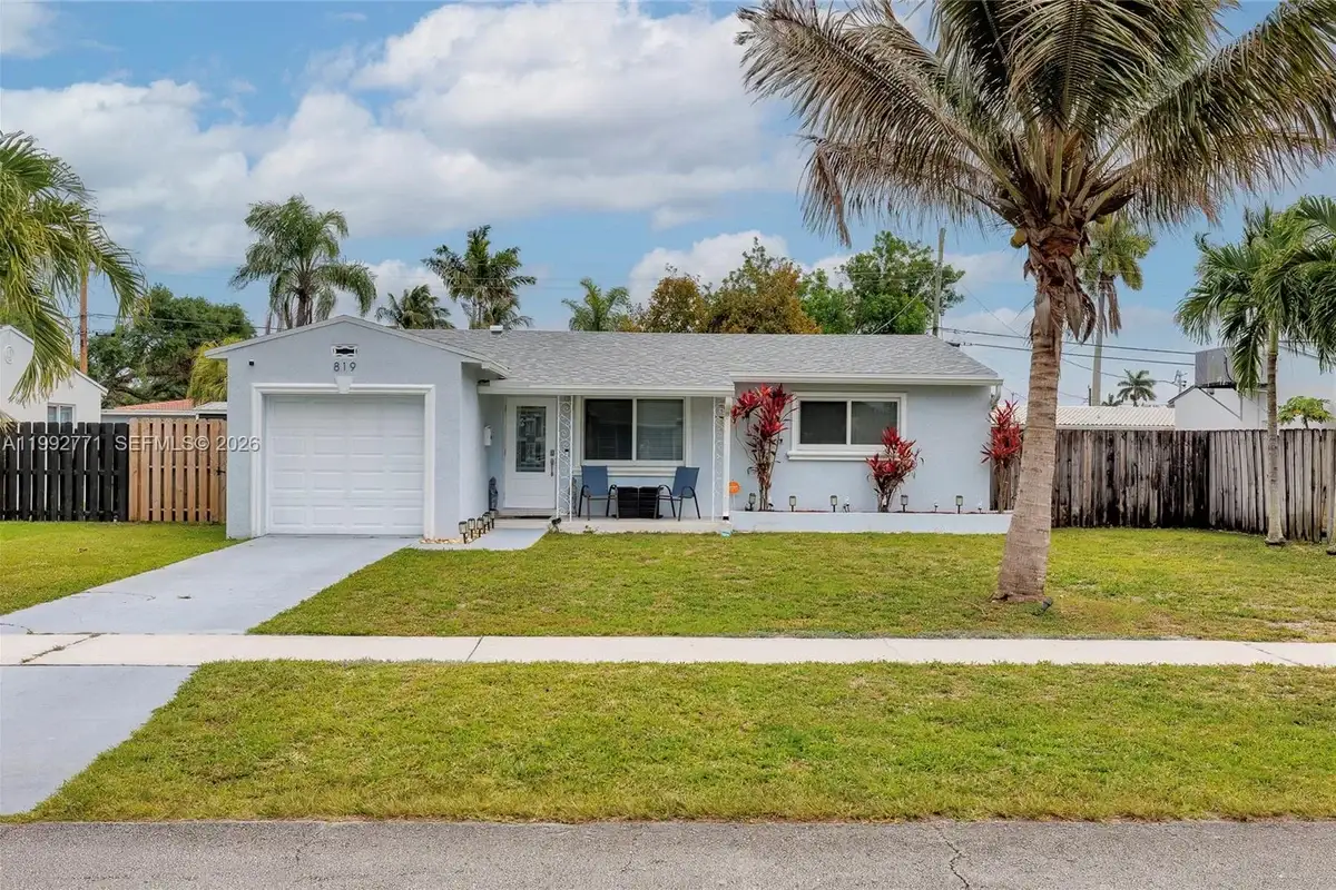 819 N 32nd Ave, Hollywood: photo 1 of 31