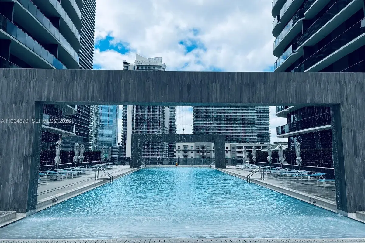 45 SW 9th St #2004, Miami: photo 1 of 28