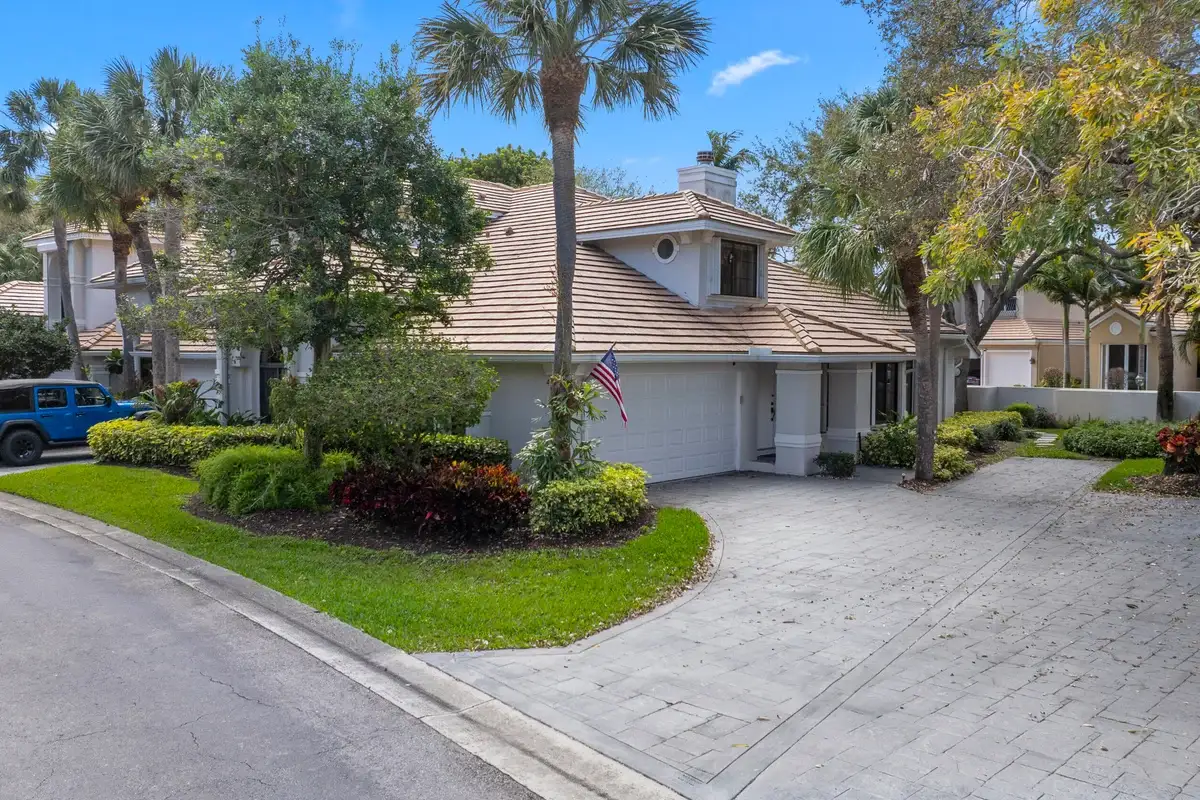 461 Coral Cove Dr, Juno Beach: photo 1 of 38