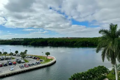 400 Kings Point Dr #609, Sunny Isles Beach: photo 1 of 31
