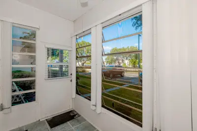 4770 NW 21st St #105, Lauderhill: photo 1 of 25