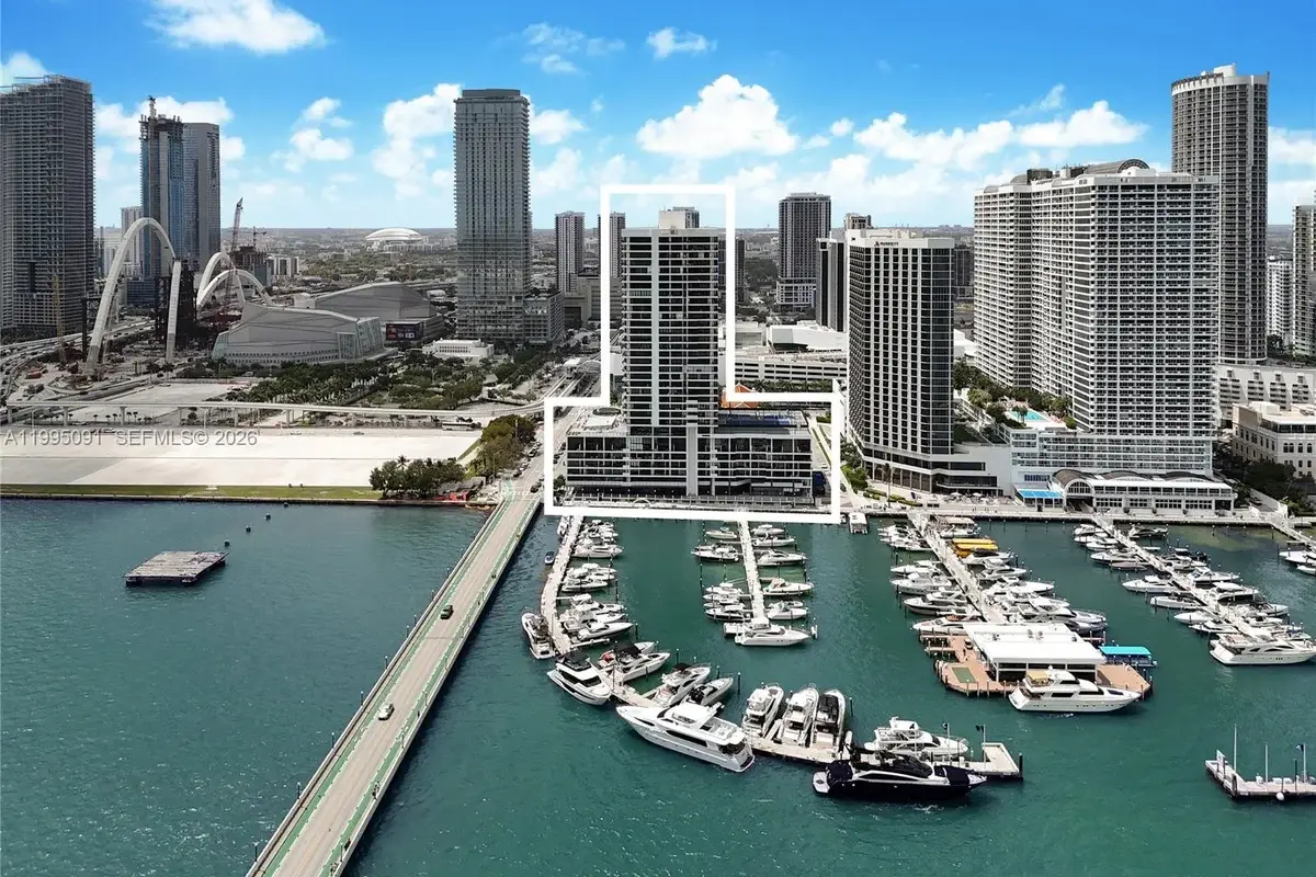 555 NE 15th St #33G, Miami: photo 1 of 20