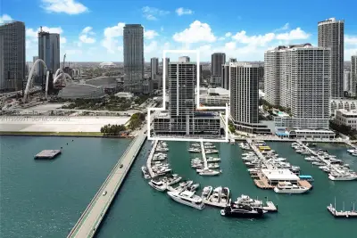 555 NE 15th St #33G, Miami: photo 1 of 20
