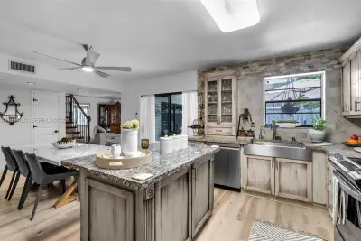 8106 SW 23rd St #28A, North Lauderdale: photo 1 of 35