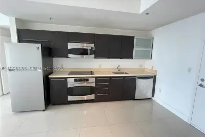 90 SW 3rd St #1809, Miami: photo 1 of 34
