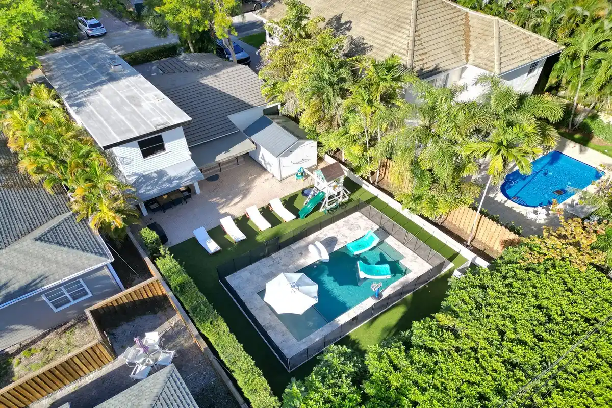 1606 SE 1st St, Fort Lauderdale: photo 1 of 41