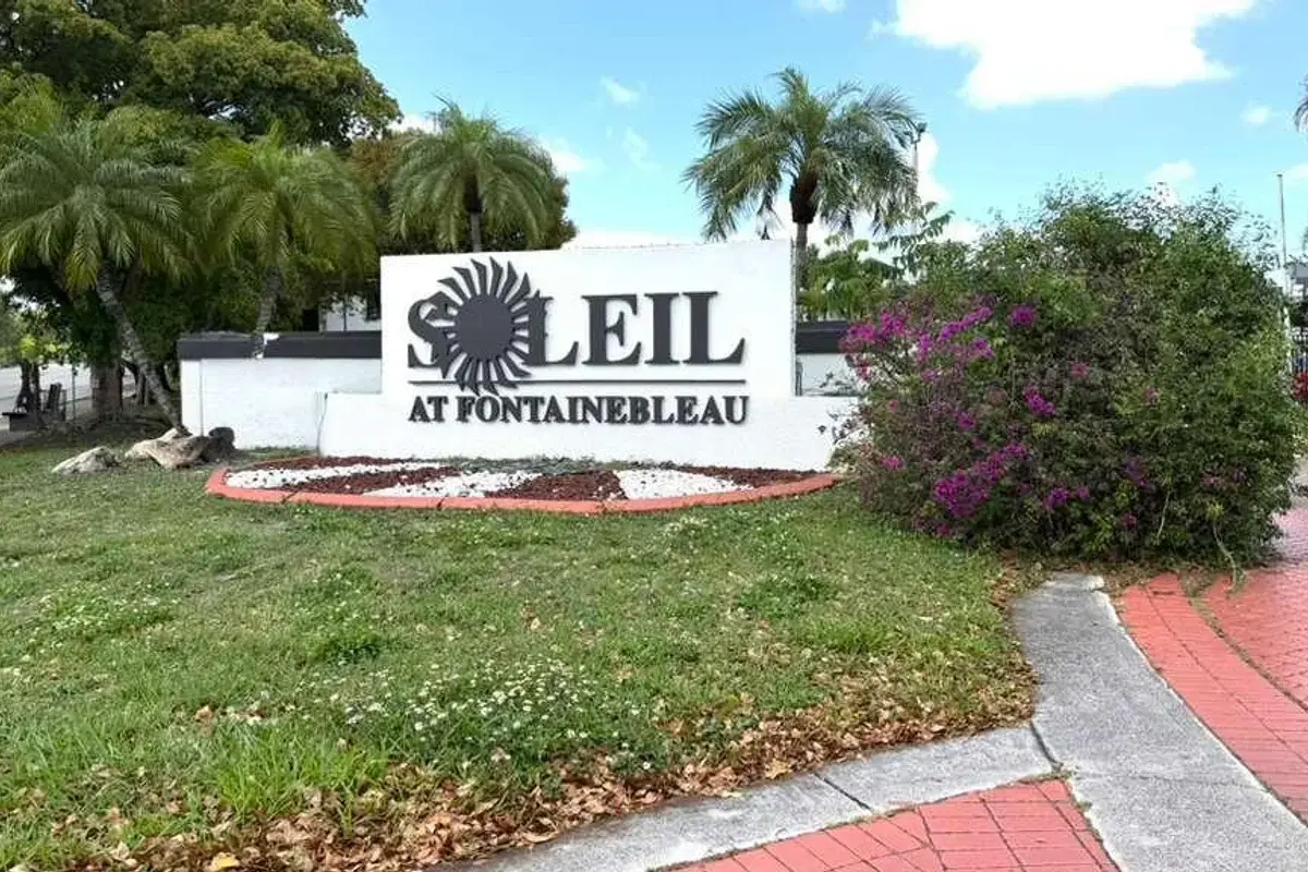 9711 Fontainebleau Blvd #D105, Miami: photo 1 of 22