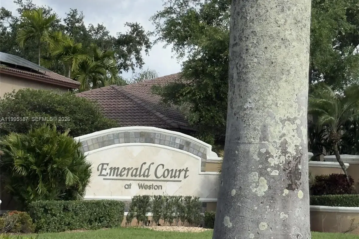 16029 Emerald Cove Rd, Weston: photo 1 of 1