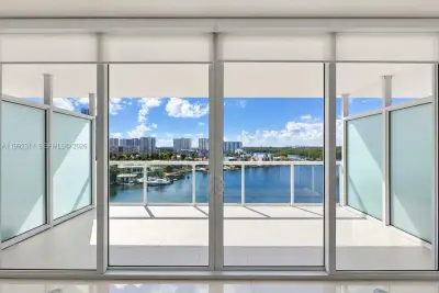 400 Sunny Isles Blvd #819, Sunny Isles Beach: photo 1 of 9