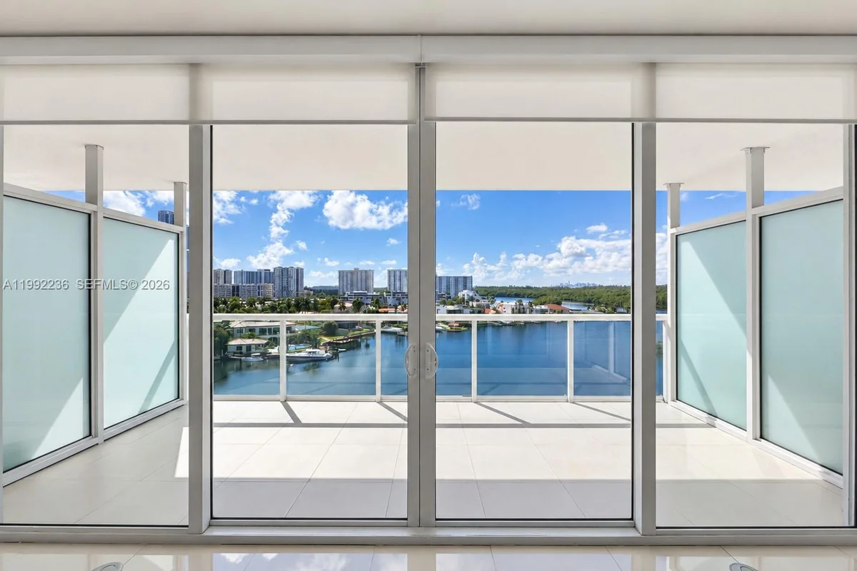 400 Sunny Isles Blvd #819, Sunny Isles Beach: photo 1 of 20