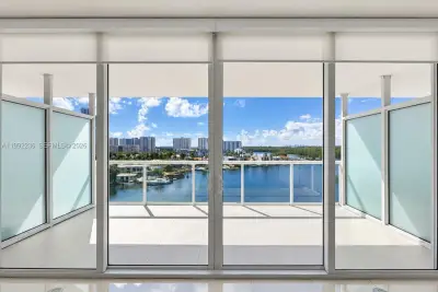 400 Sunny Isles Blvd #819, Sunny Isles Beach: photo 1 of 20