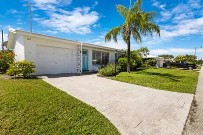 110 NW 24th Ct, Pompano Beach: photo 1 of 35