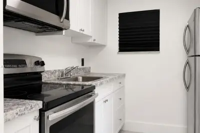 56 NW 62nd St #2, Miami: photo 1 of 15