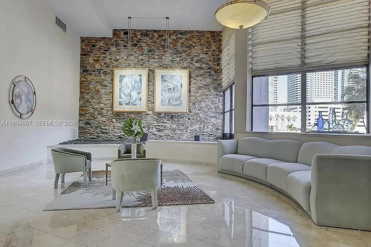 600 Parkview Dr #222, Hallandale Beach: photo 1 of 21