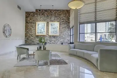 600 Parkview Dr #222, Hallandale Beach: photo 1 of 21