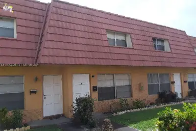 2604 NW 52nd Ave #C15, Lauderhill: photo 1 of 12