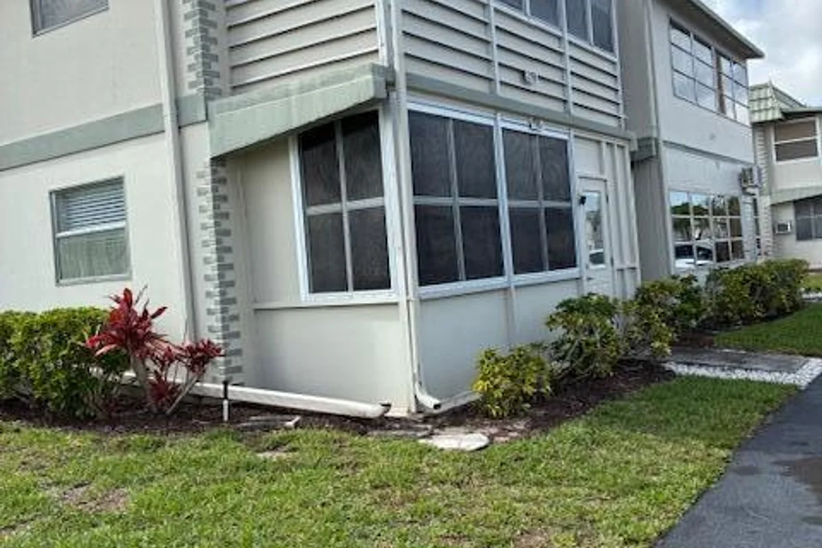 195 Monaco E, Delray Beach: photo 1 of 14