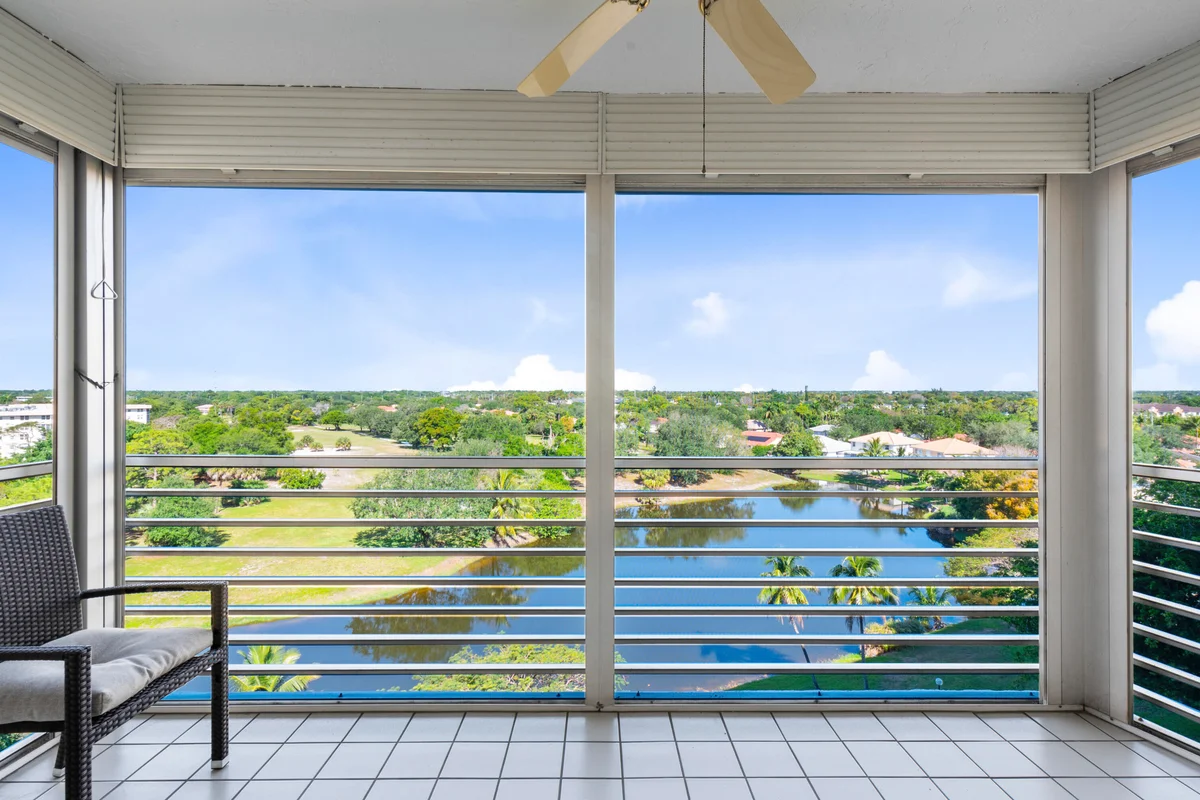 3499 Oaks Way #806, Pompano Beach: photo 1 of 22