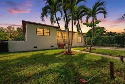 6336 SW 9th St, West Miami: photo 1 of 33