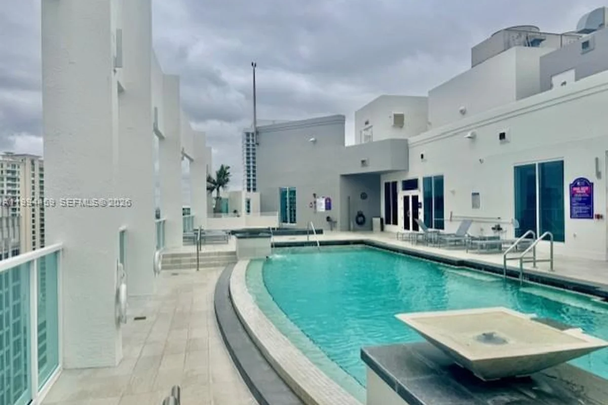 350 SE 2nd St #1150, Fort Lauderdale: photo 1 of 24