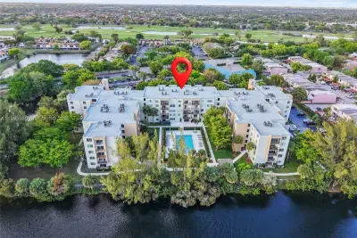 14250 SW 62nd St #402, Miami: photo 1 of 25