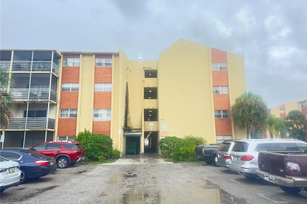 3600 NW 21st St #309, Lauderdale Lakes: photo 1 of 32