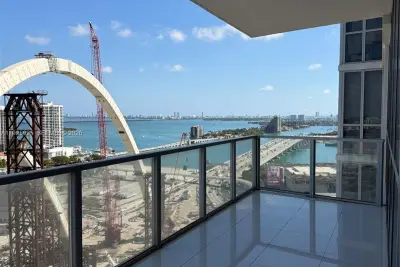 1100 Biscayne Blvd #2605, Miami: photo 1 of 6