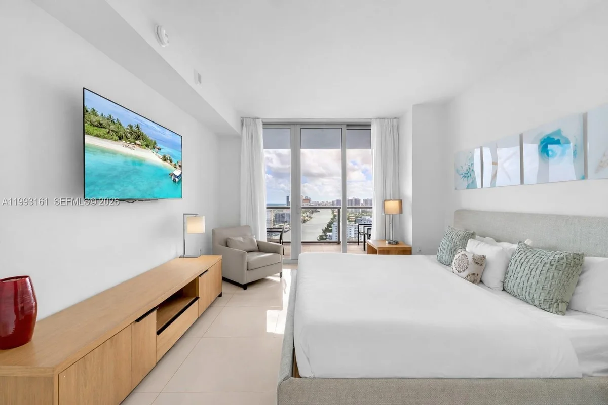 2602 E Hallandale Beach Blvd #R2805, Hallandale Beach: photo 1 of 42