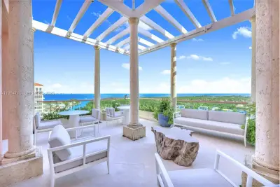 60 Edgewater Dr #TS-A, Coral Gables: photo 1 of 36