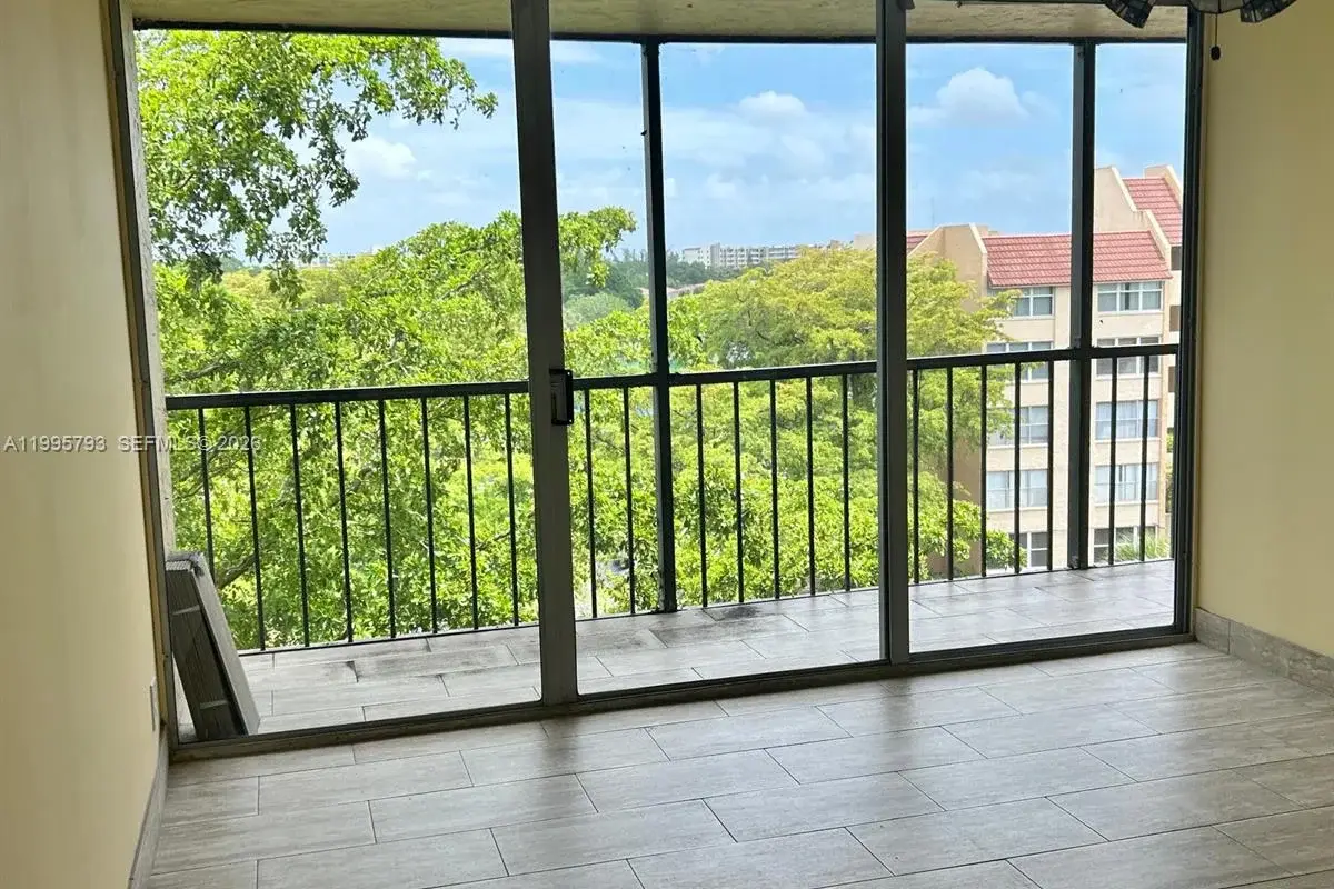 3771 Environ Blvd #650, Lauderhill: photo 1 of 31